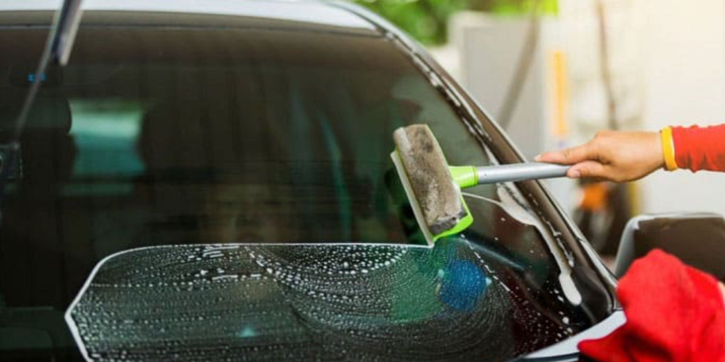 Here’s how to clean your car’s windshield